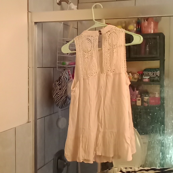 Pale pink top 🩷 - Picture 5 of 10